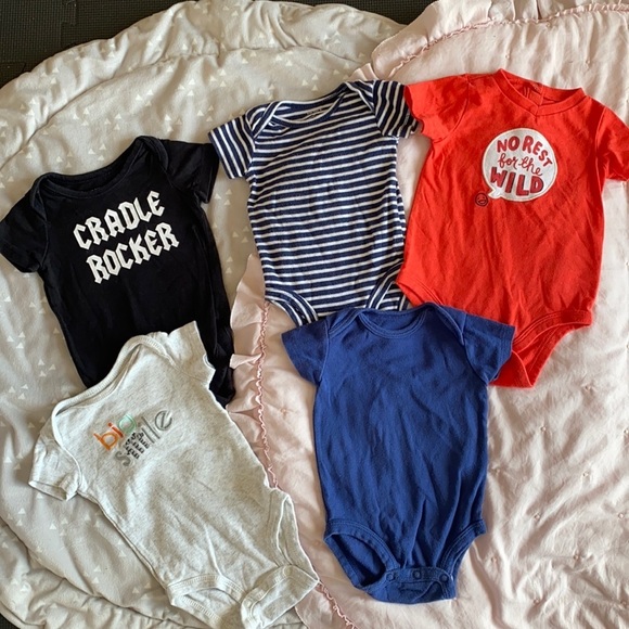 Baby Unisex Onesie Bundle Size 0-3 Months - Picture 1 of 8